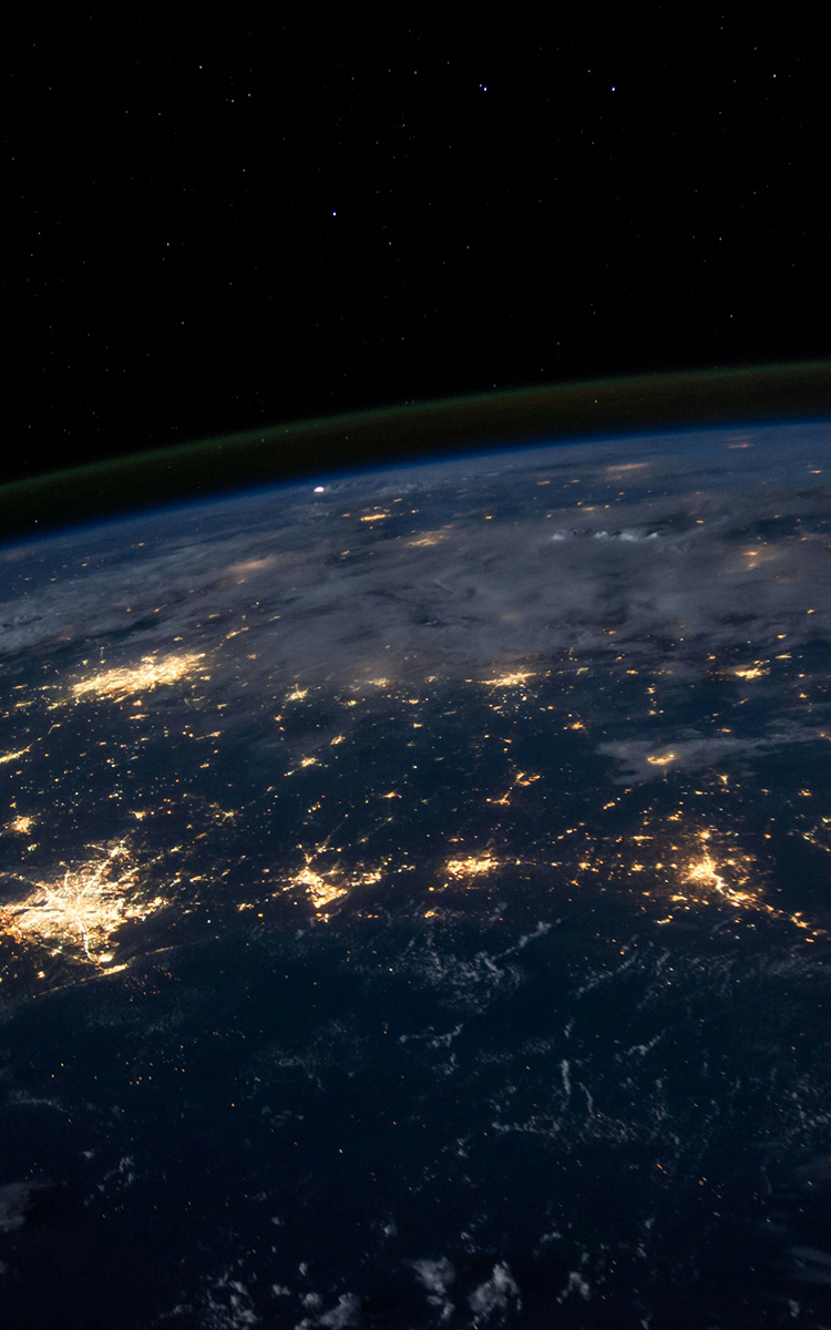 宇宙から地球をみている状態